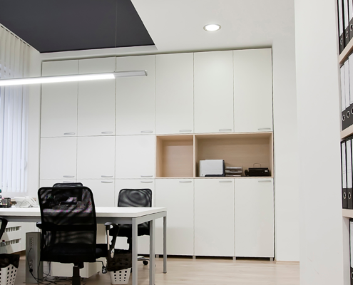 Kantoor maatwerk kastenwand